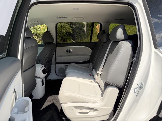 2026 Hyundai Ioniq SEL photo 24