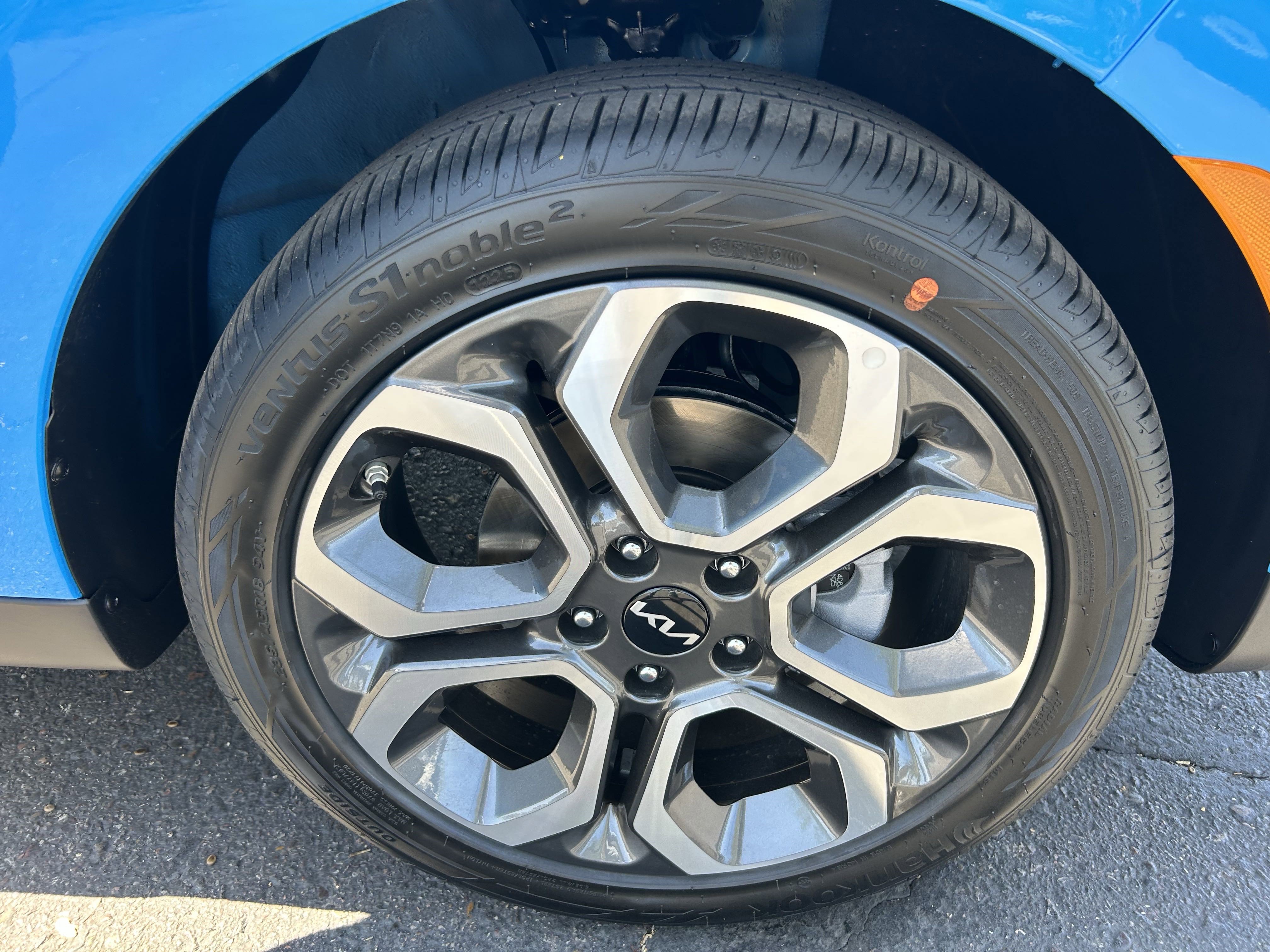 2025 Kia Soul EX photo 3