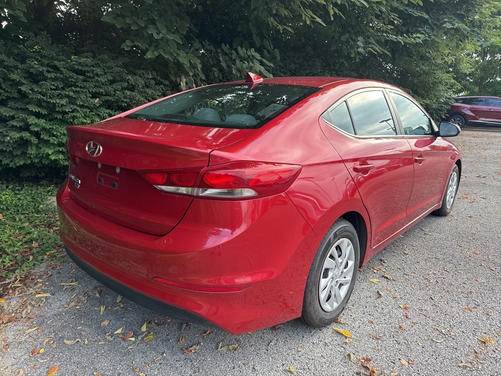 2017 Hyundai Elantra SE photo 3
