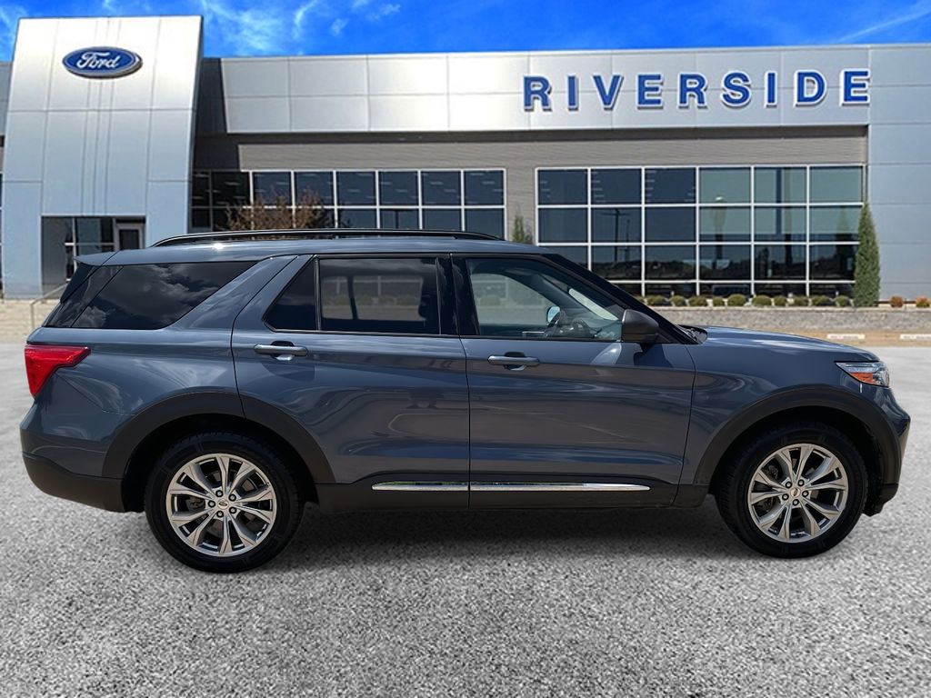 2021 Ford Explorer XLT photo 2