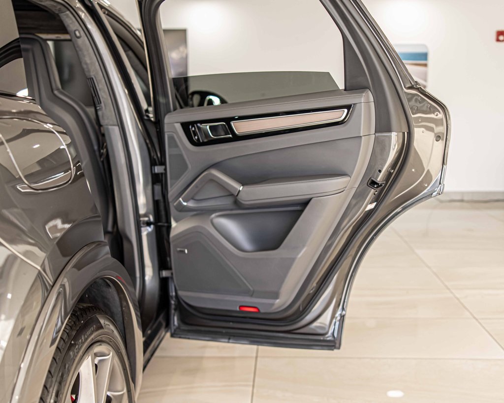 2021 PORSCHE CAYENNE - Image 42