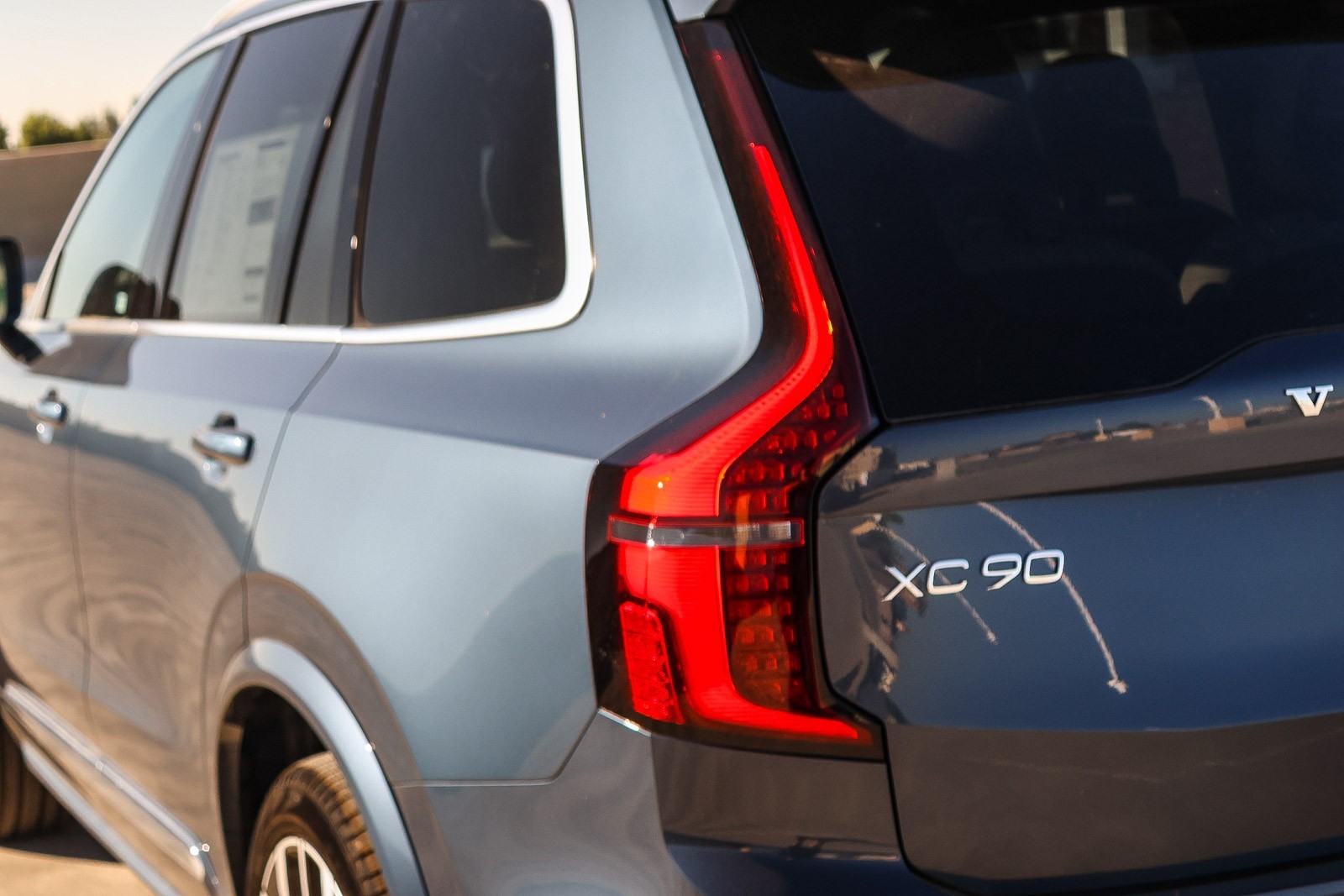 2026 Volvo XC90 AWD Plus photo 2