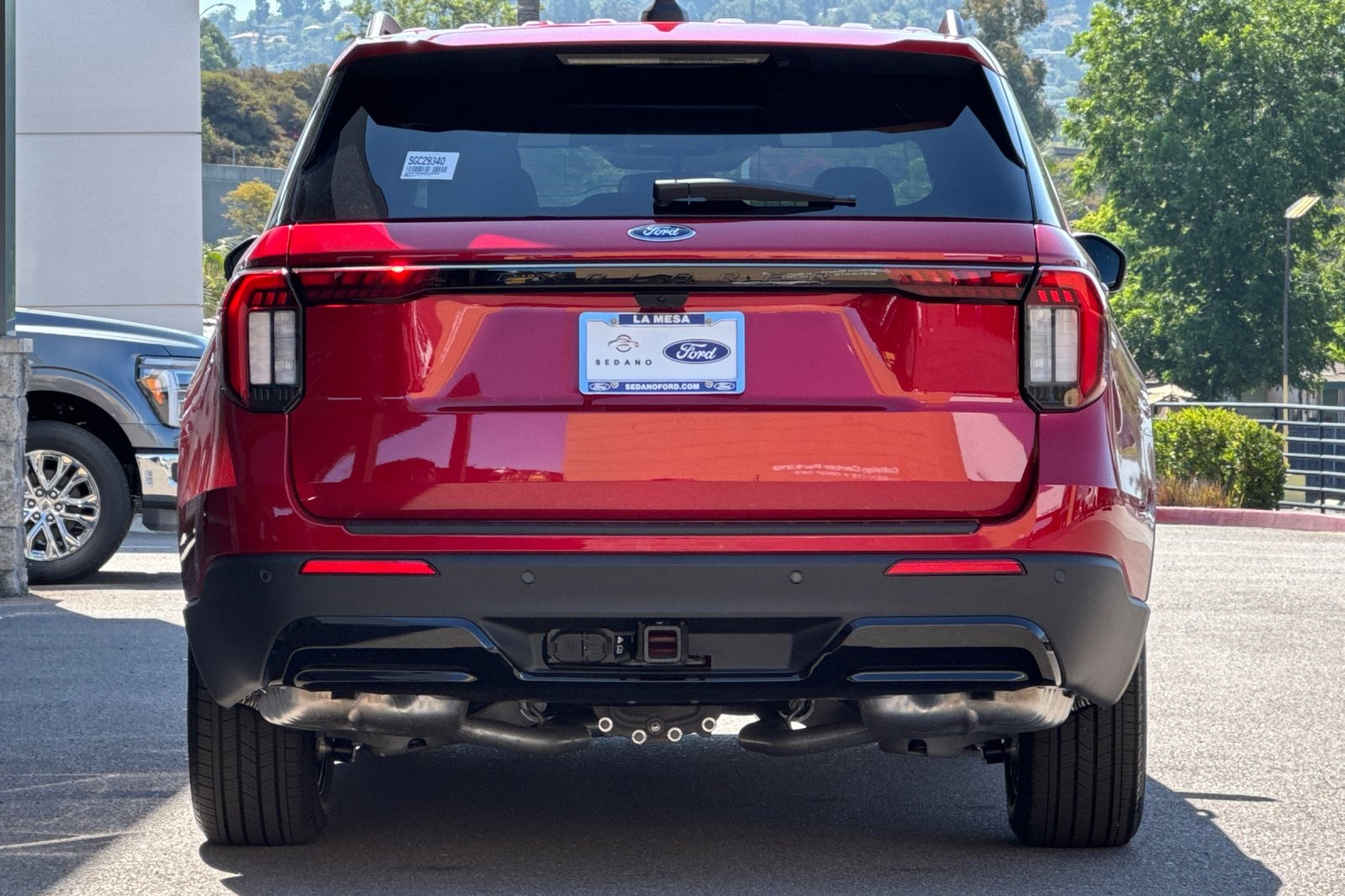 2025 Ford Explorer ST-Line photo 2