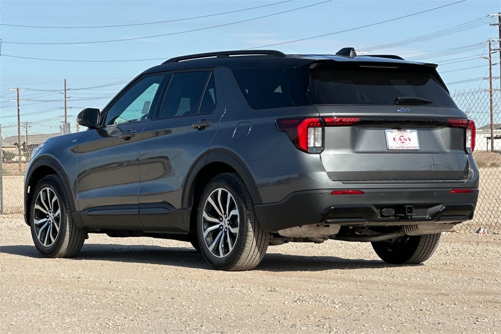 2025 Ford Explorer ST-Line photo 3
