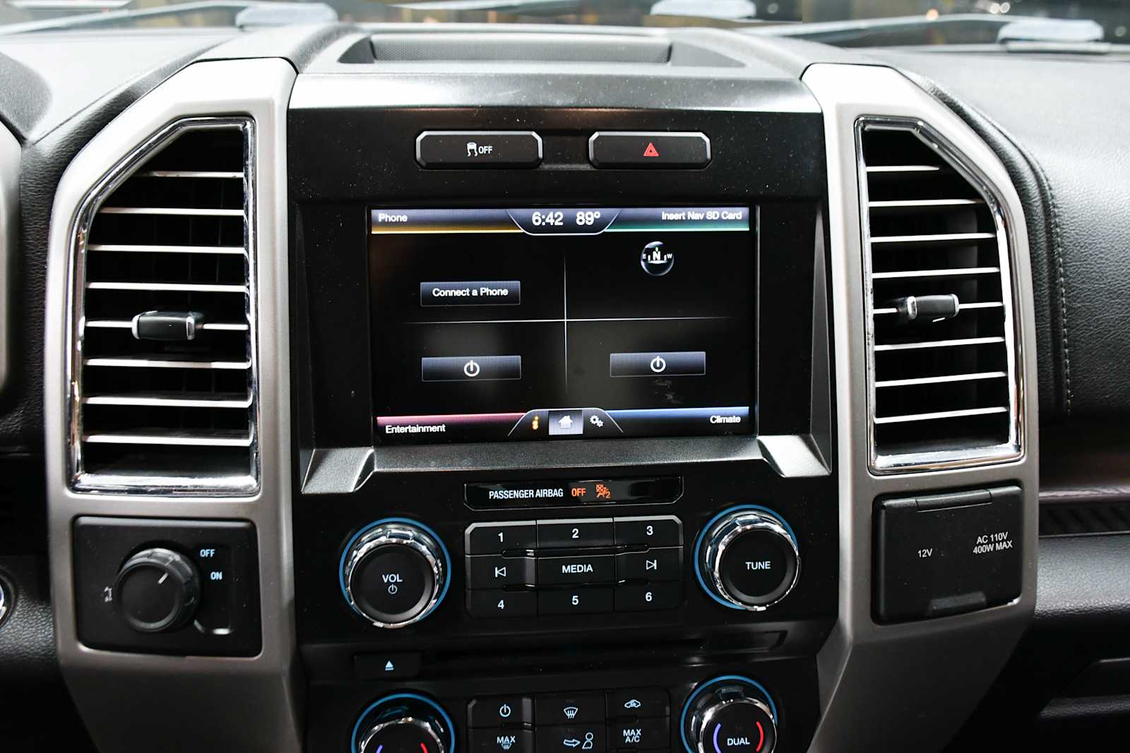2015 Ford F-150 Lariat photo 18