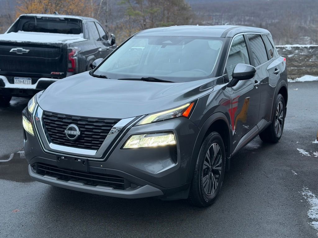 2023 Nissan Rogue SV's photo