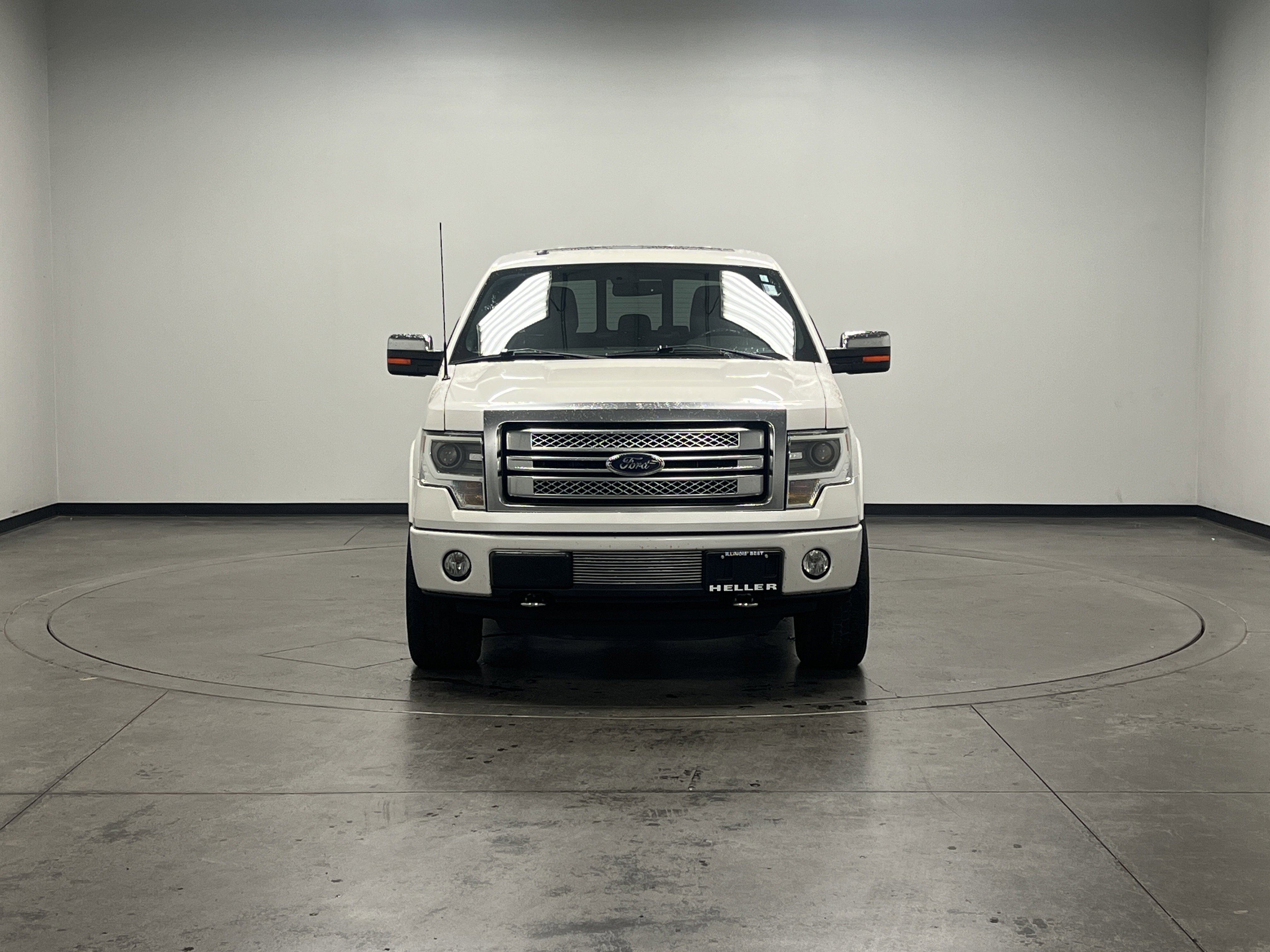 2013 Ford F-150 Platinum photo 8
