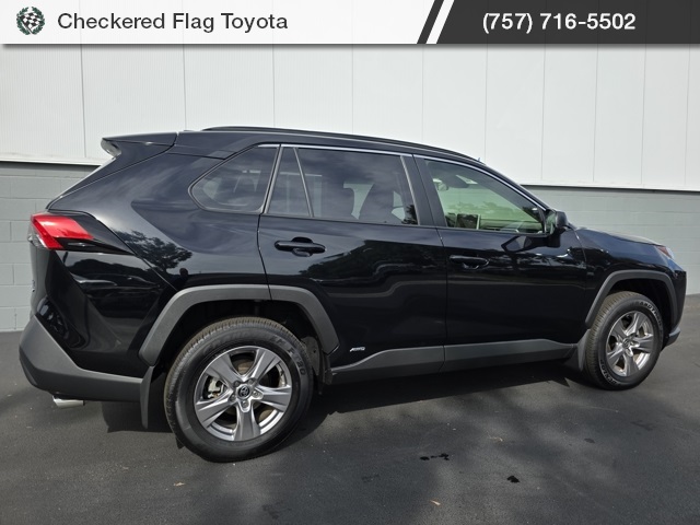 2025 Toyota RAV4 Hybrid LE photo 3