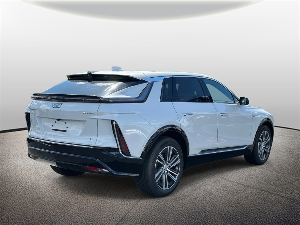 2025 Cadillac Lyriq Luxury photo 2