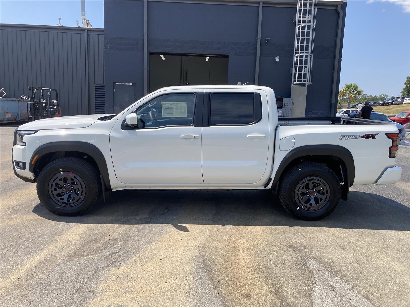 2026 Nissan Frontier Crew Cab PRO-4X photo 8