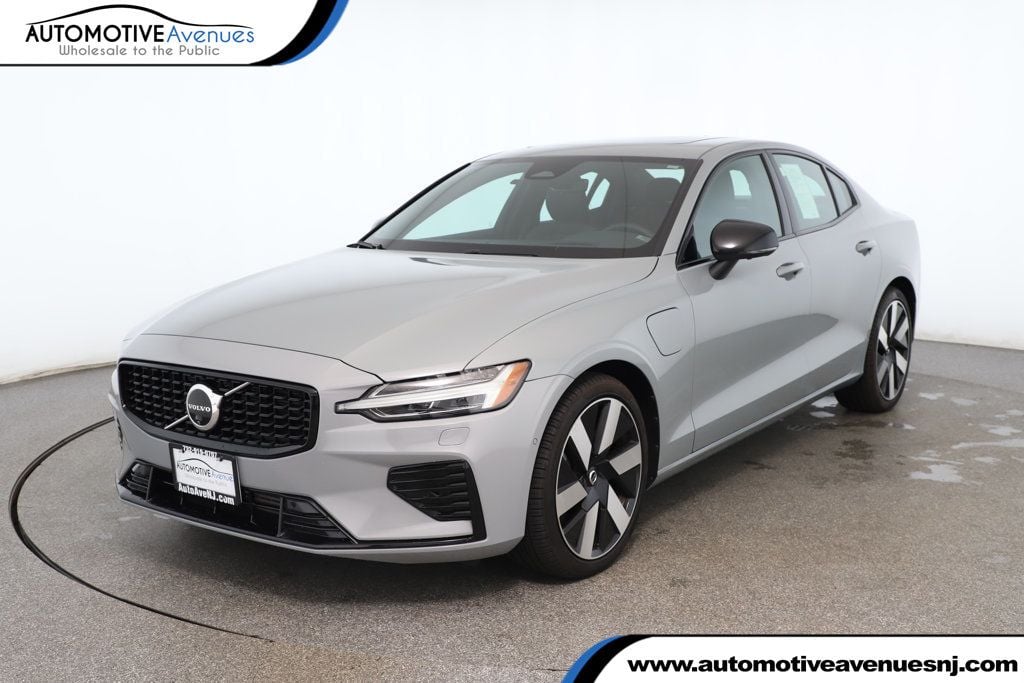 2024 Volvo S60 Ultimate's photo