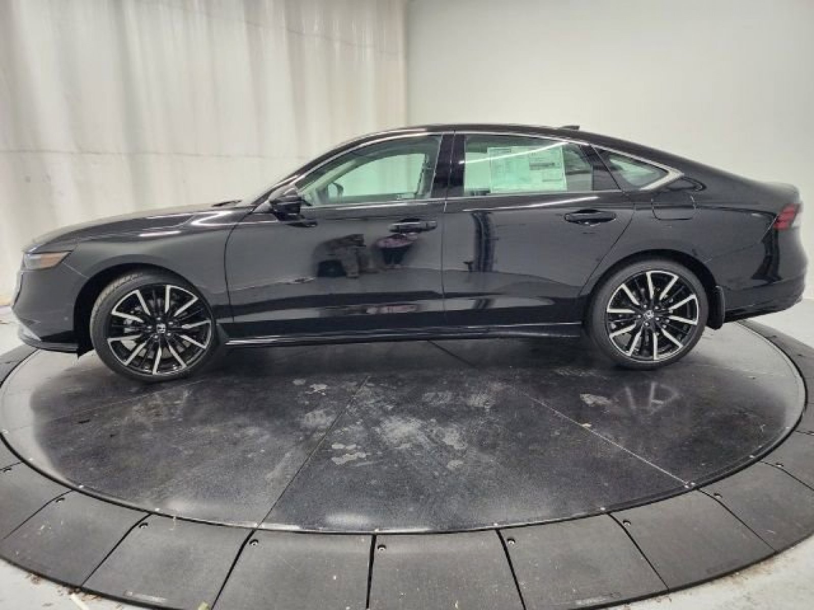 2025 Honda Accord Hybrid Touring photo 21