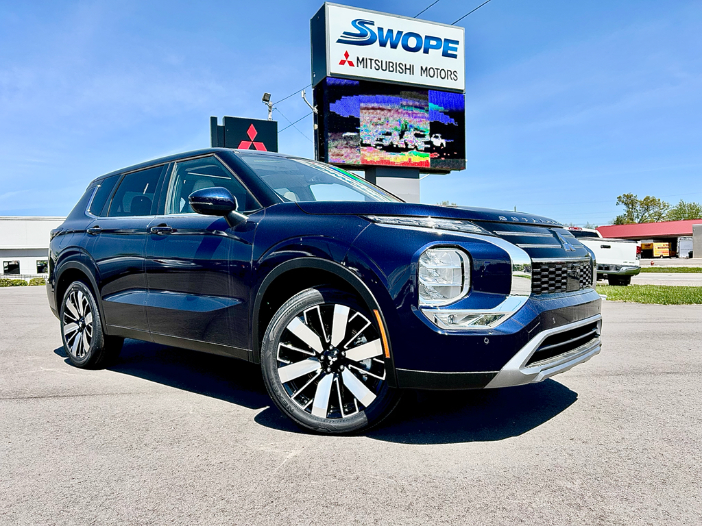 2025 Mitsubishi Outlander SE's photo