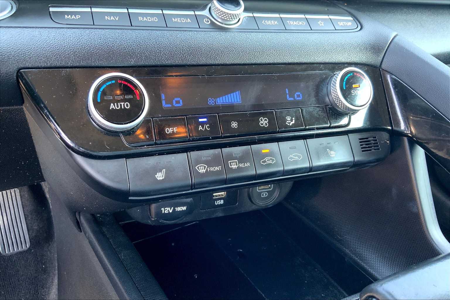 2021 Hyundai Elantra Limited photo 30