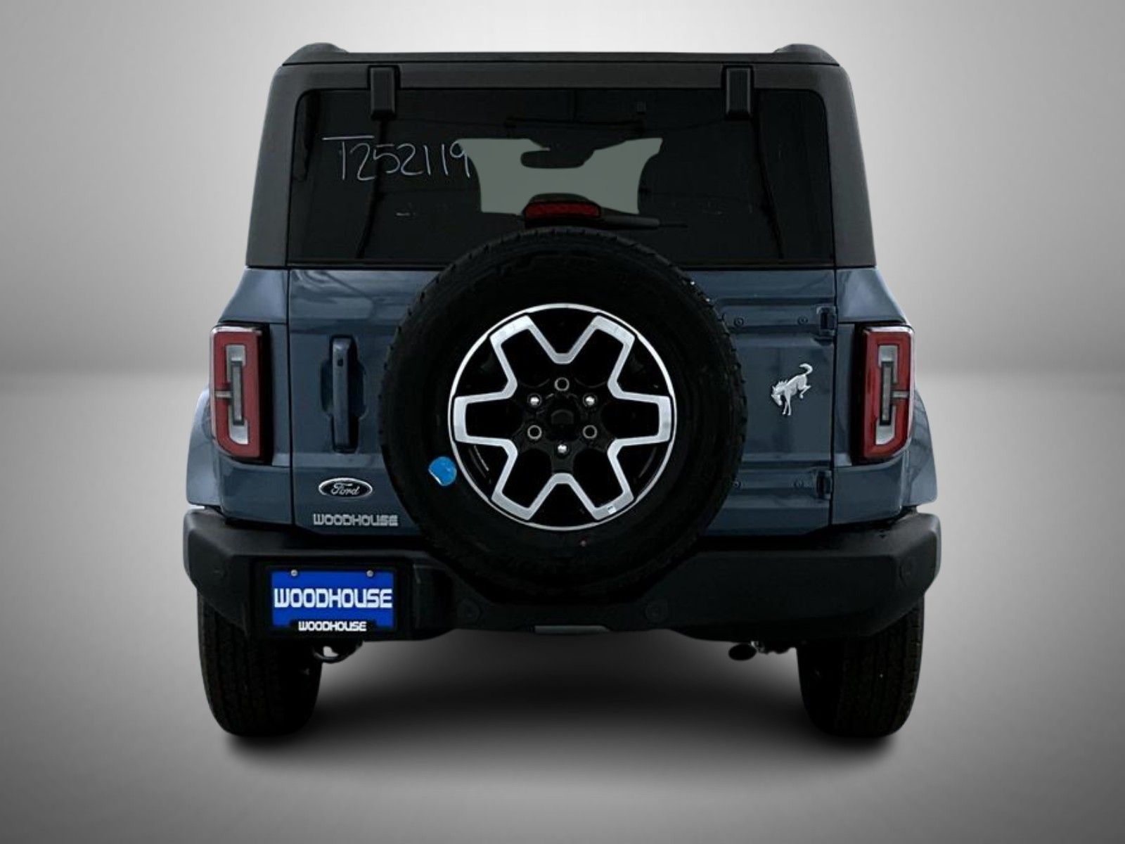2025 Ford Bronco Outer Banks photo 6