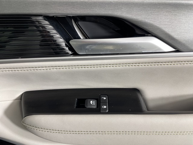 2025 Jeep Wagoneer Series III photo 10