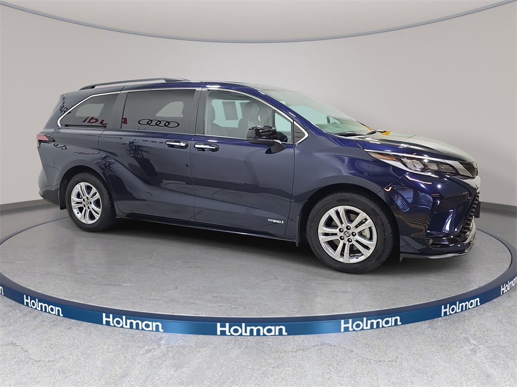 2021 Toyota Sienna XSE photo 4