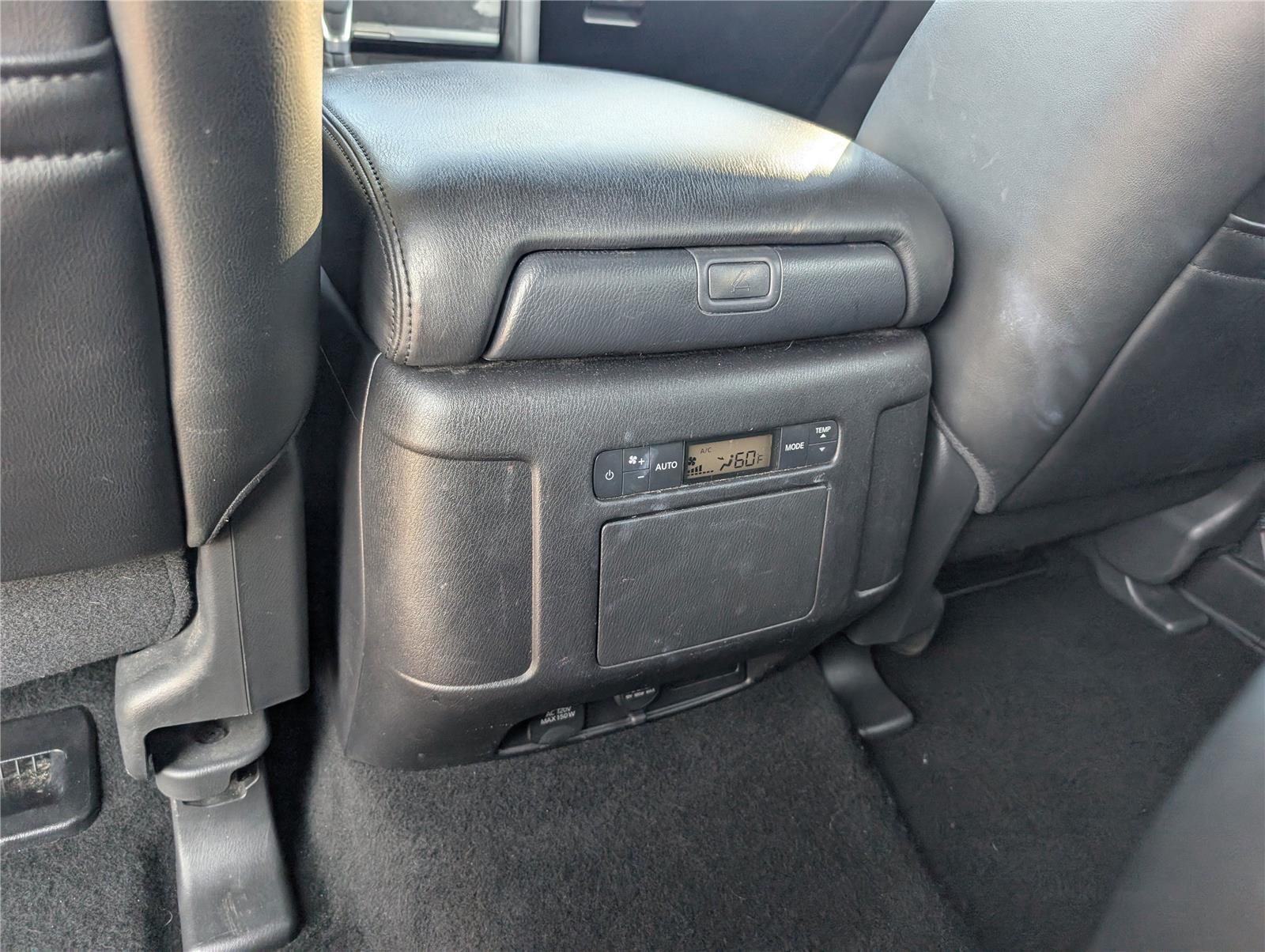 2022 Nissan Armada SL photo 25