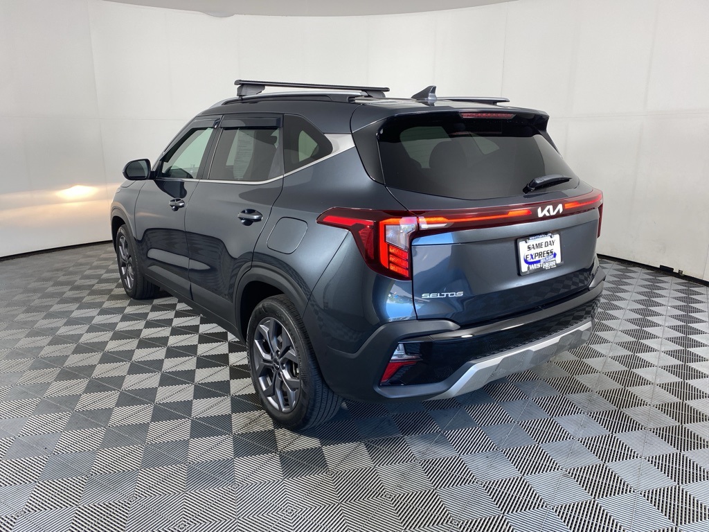 2024 Kia Seltos S photo 3