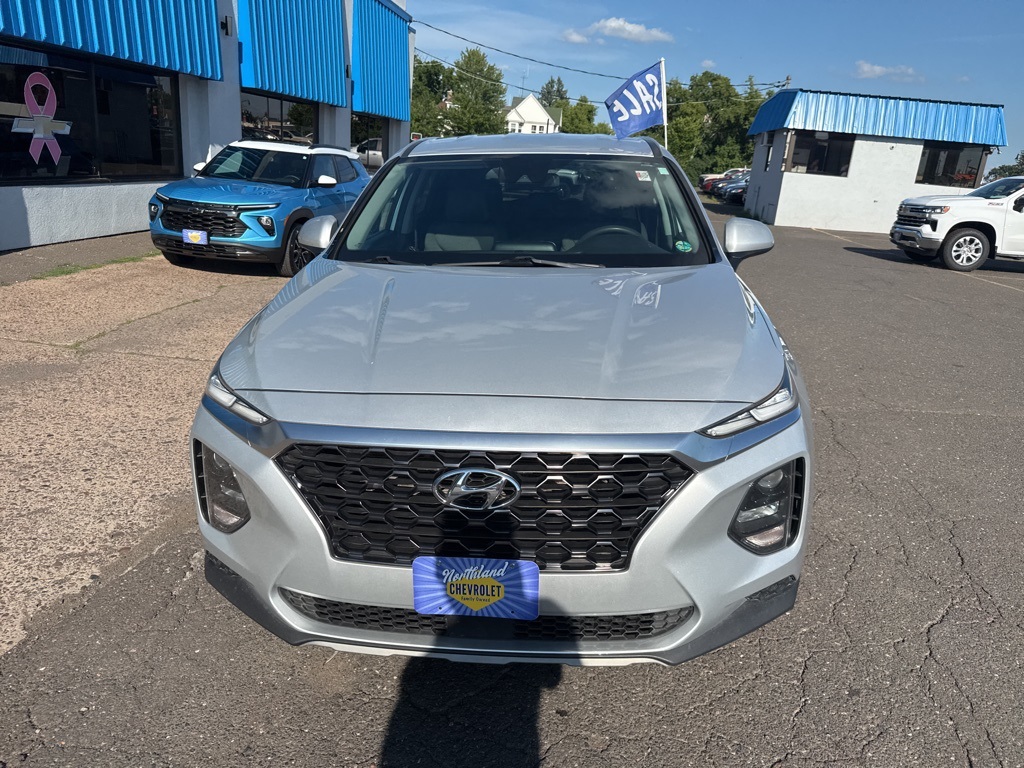 2020 Hyundai Santa Fe SE photo 3