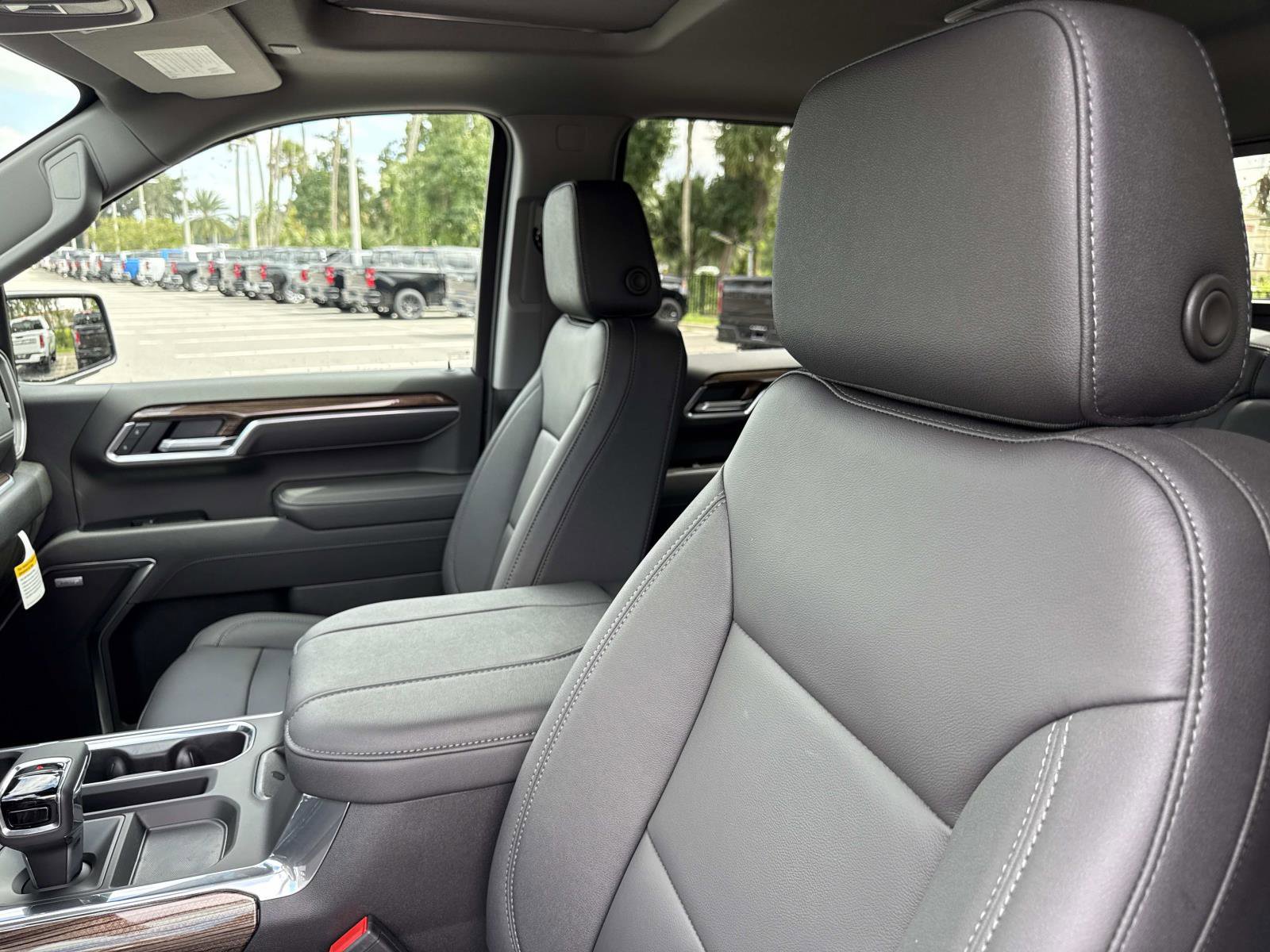 2026 Chevrolet Silverado 1500 RST photo 17