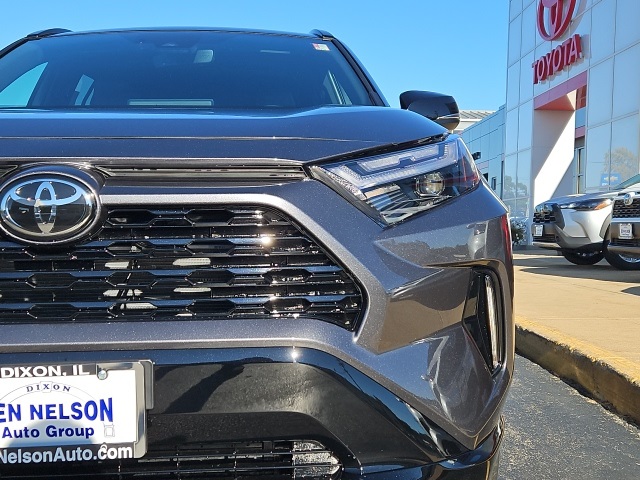 2025 Toyota RAV4 Hybrid XSE photo 2