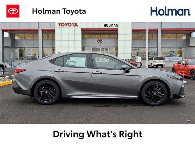 2026 Toyota Camry SE's photo