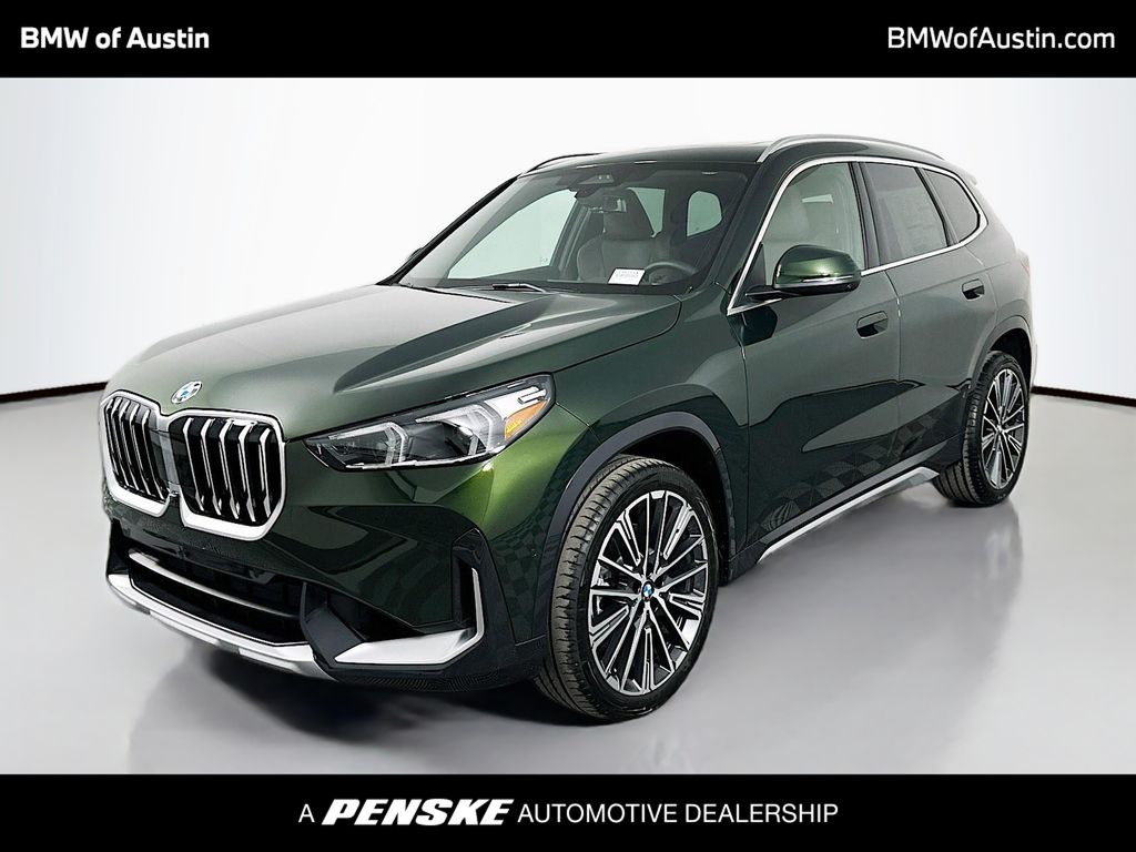 2025 BMW X1 28i's photo