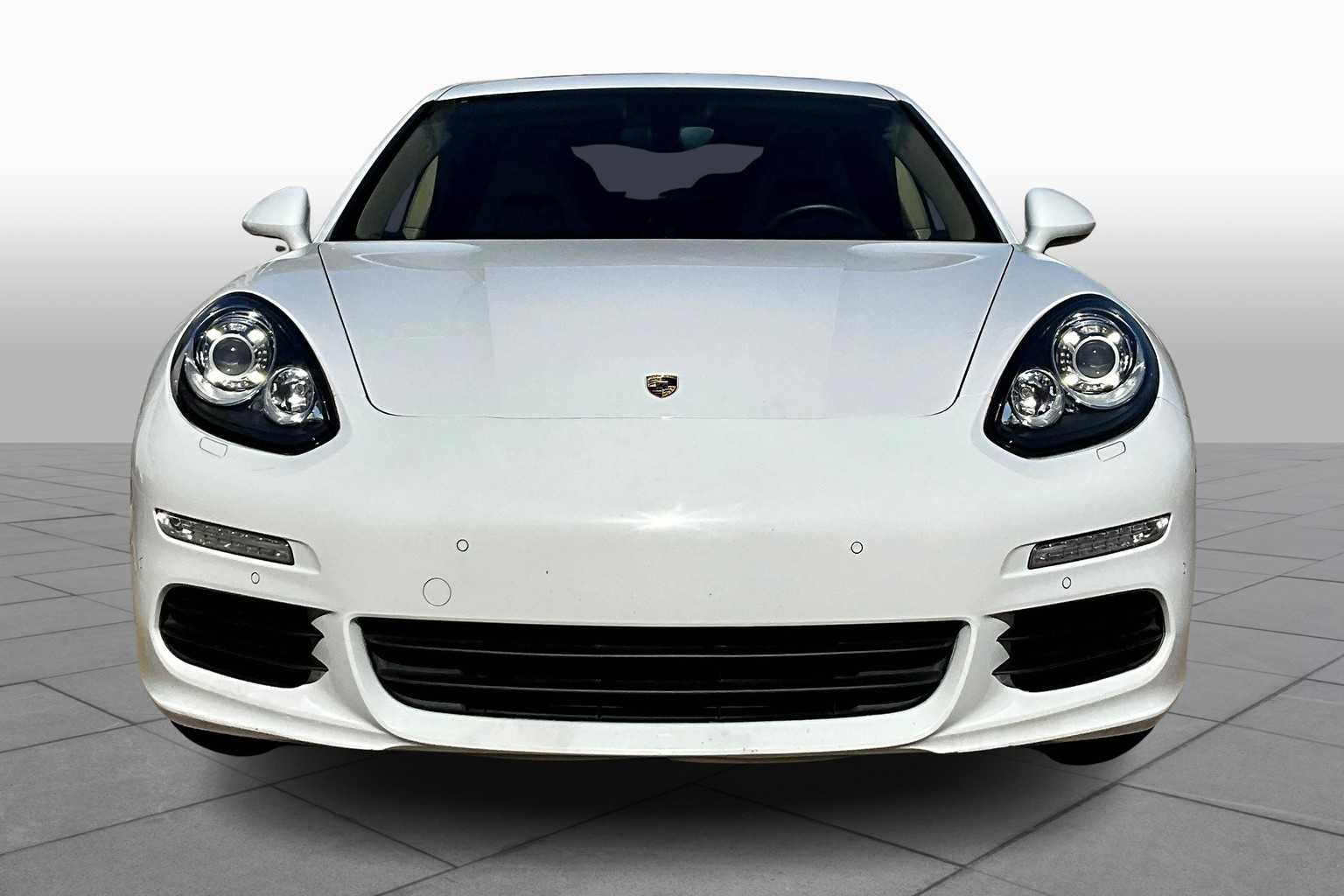 2015 Porsche Panamera S photo 3