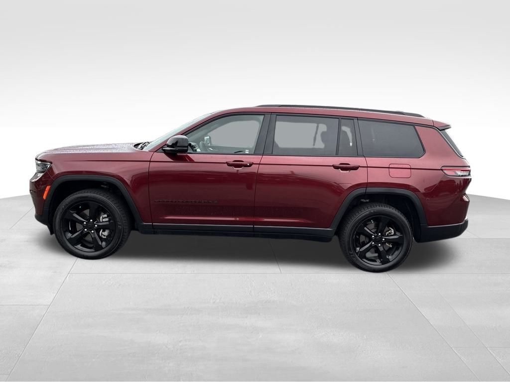 2023 Jeep Grand Cherokee Altitude photo 2