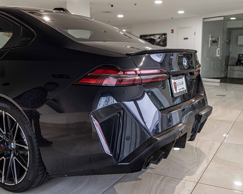 2025 BMW M5 - Image 14