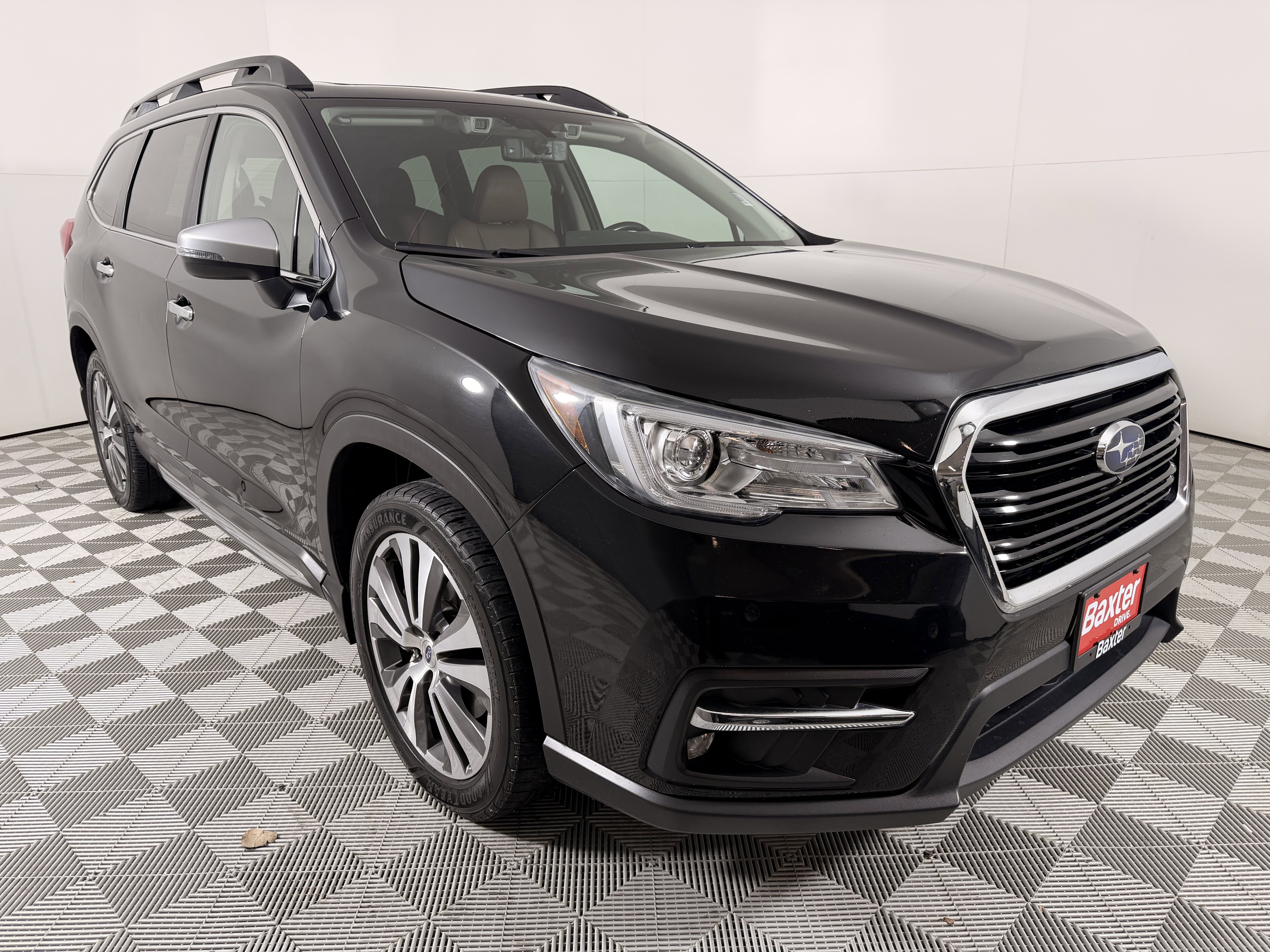 2019 Subaru Ascent Touring's photo