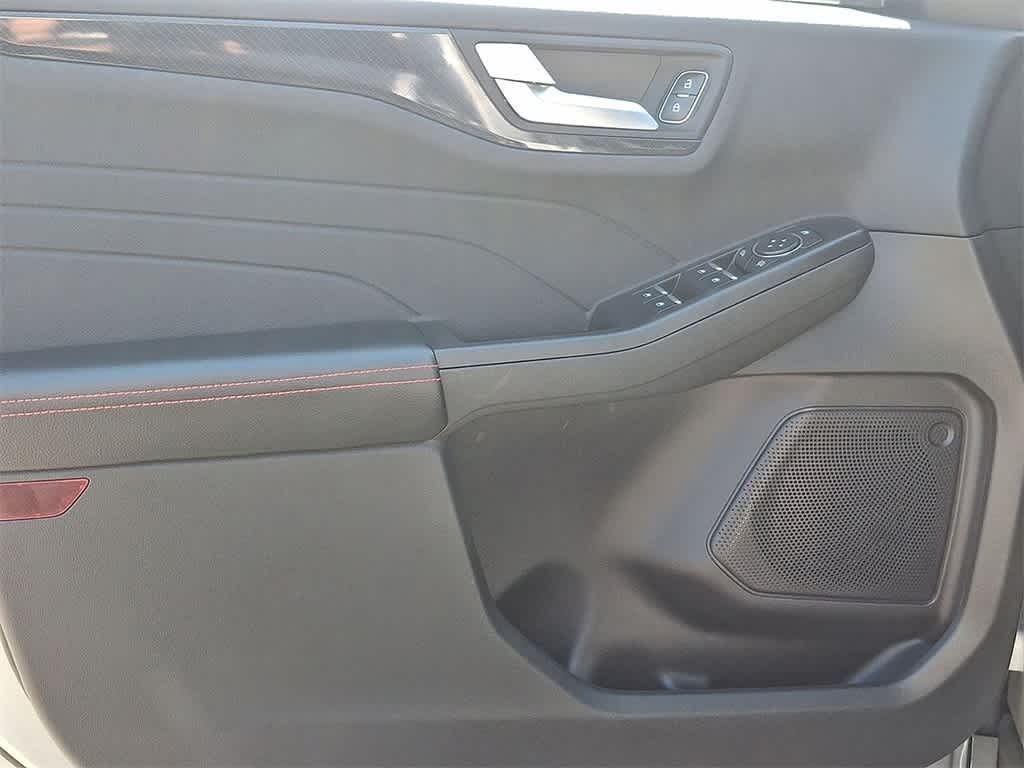 2023 Ford Escape ST-Line photo 16