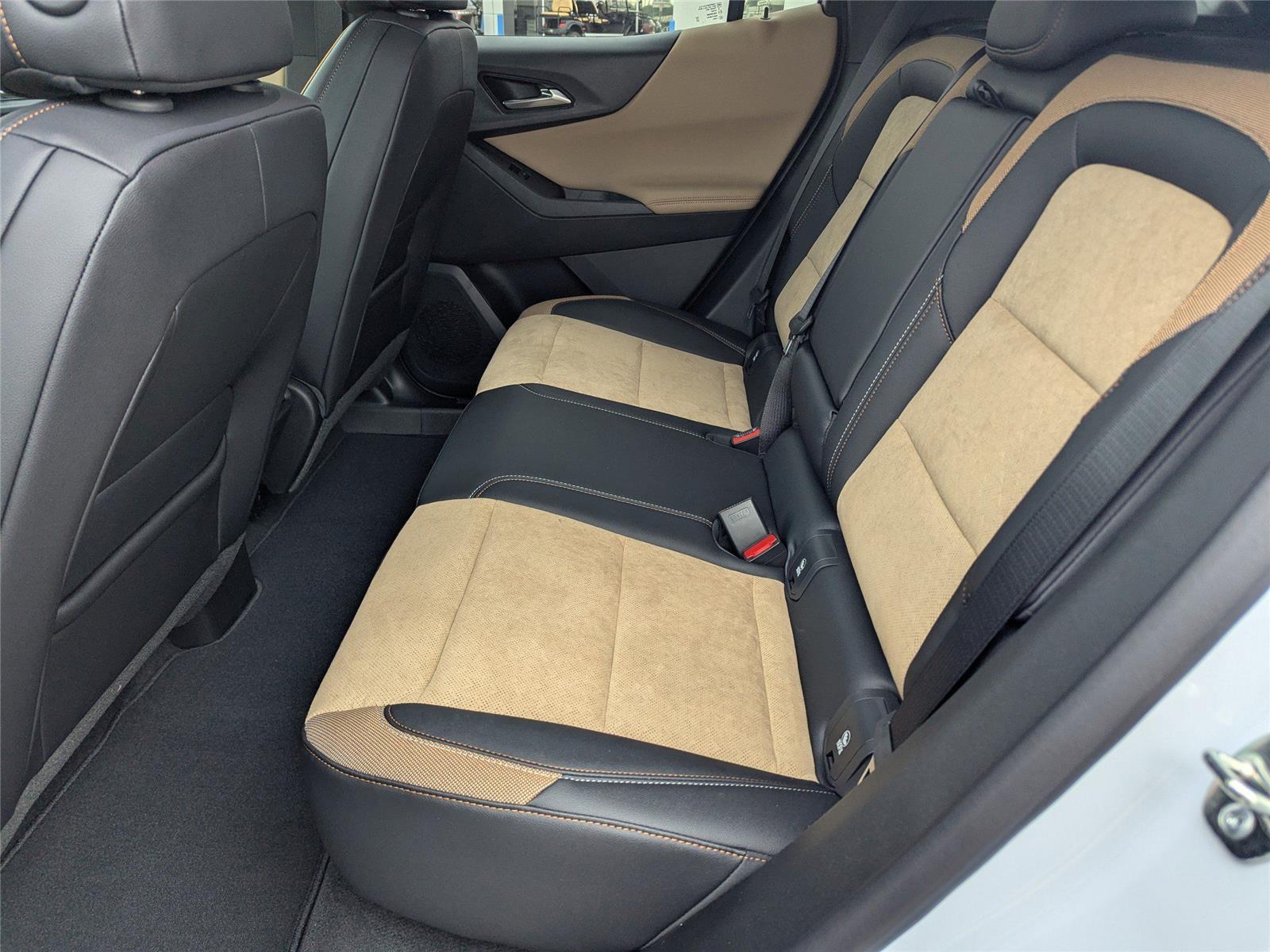2026 Chevrolet Equinox ACTIV photo 14