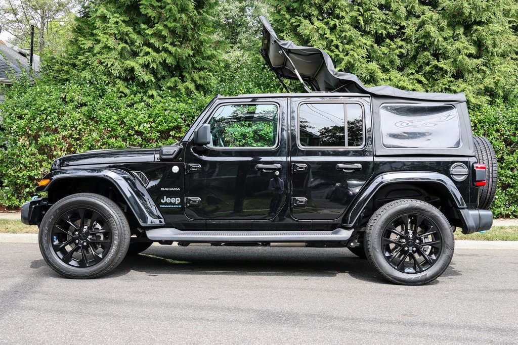 2023 Jeep Wrangler Sahara 4xe photo 11