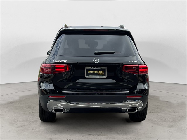 2025 Mercedes Benz GLB 250 4MATIC photo 4