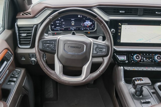 Used 2023 White GMC Denali image 25