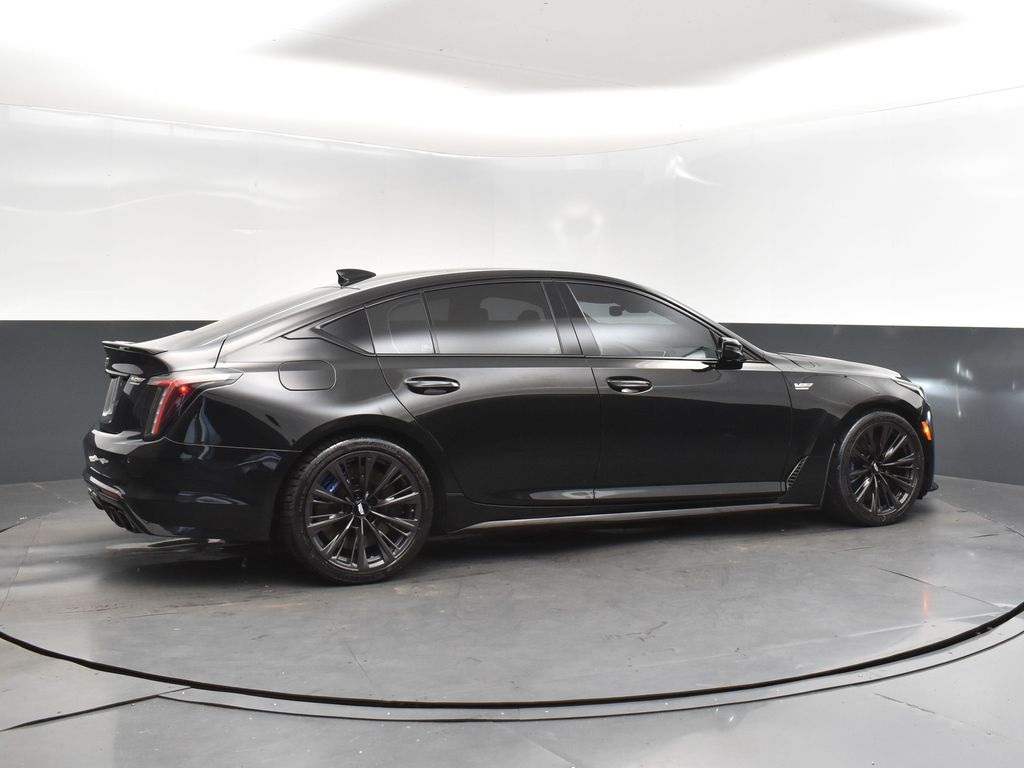 2024 Cadillac CT5 V photo 8