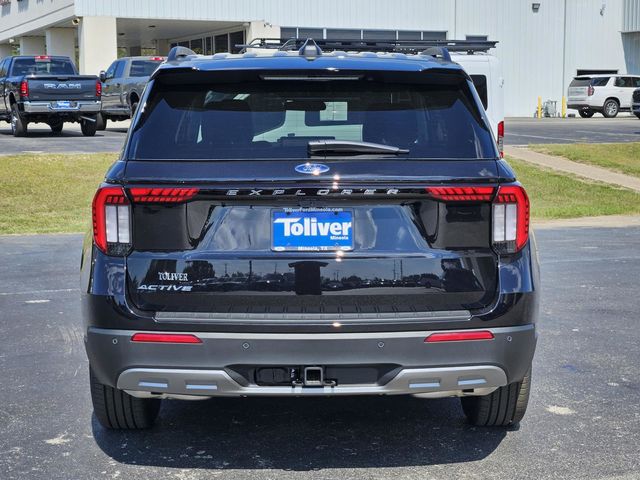 2025 Ford Explorer photo 3