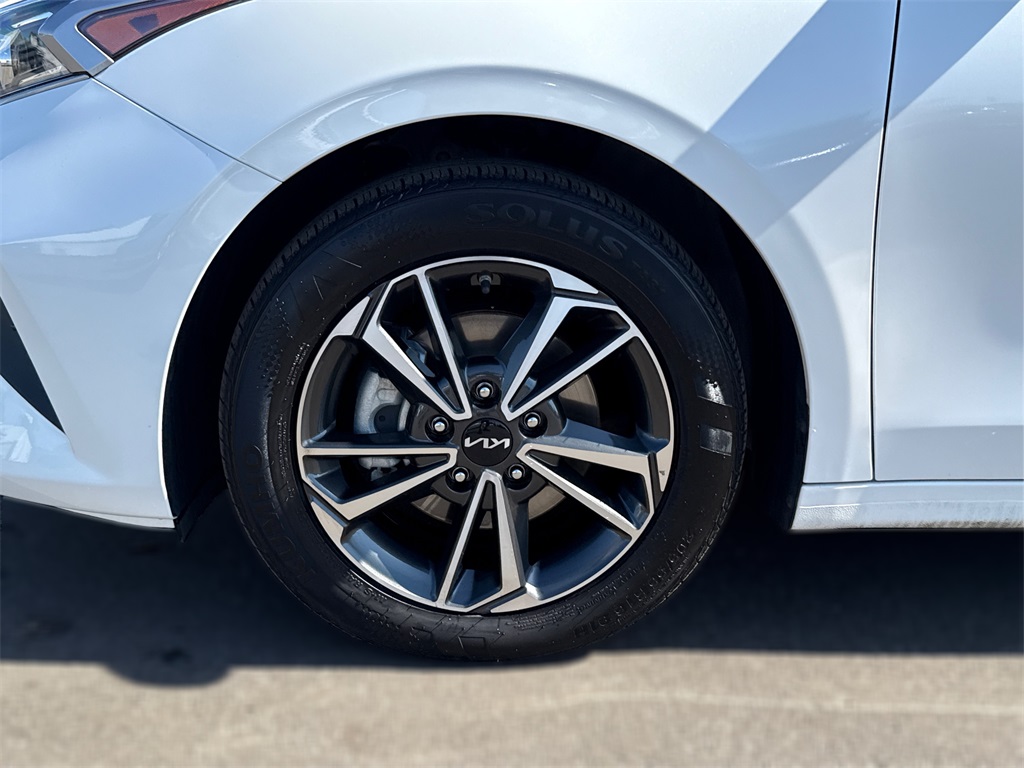 2023 Kia Forte LXS photo 15