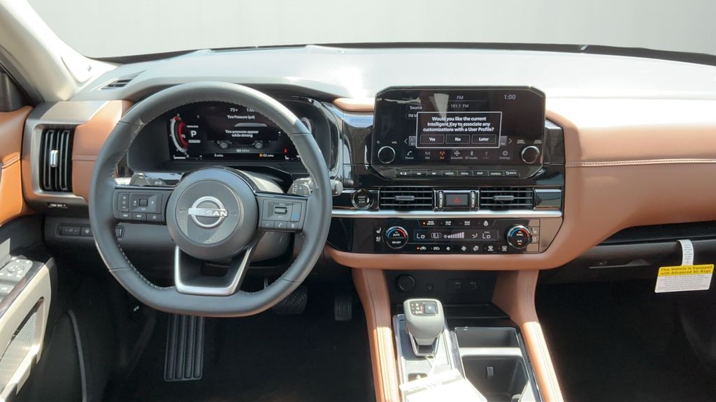 2025 Nissan Pathfinder Platinum photo 15