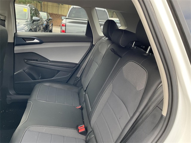 2024 Volkswagen Taos SE photo 8