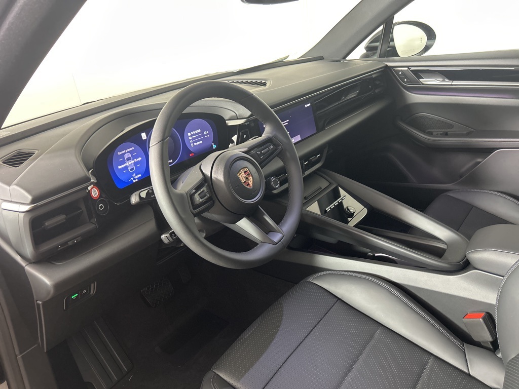 2025 Porsche Macan Electric 4 photo 12