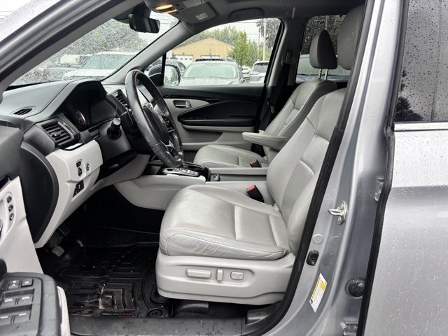 2019 Honda Pilot Touring photo 13
