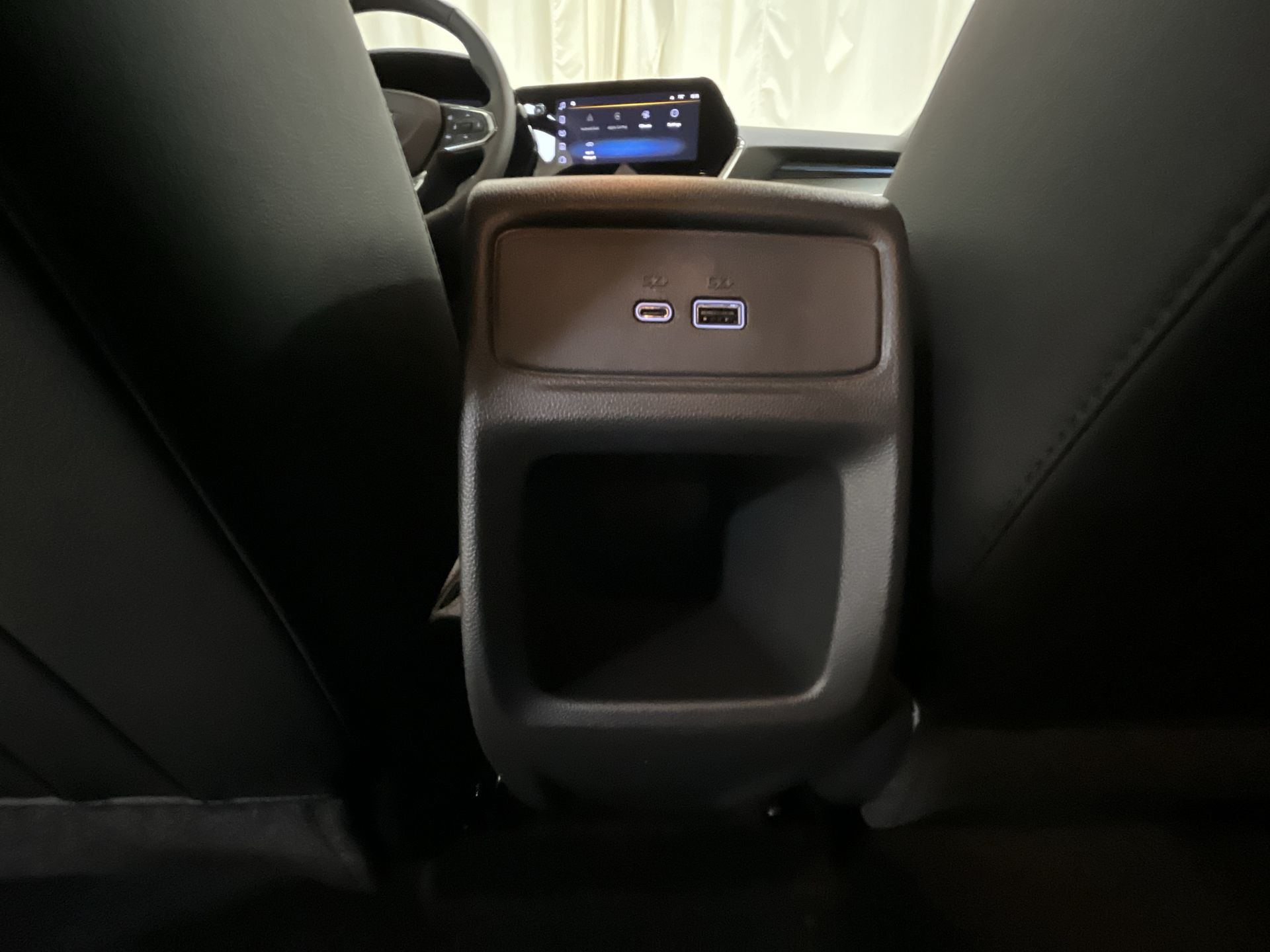 2025 Chevrolet Trax LT photo 12