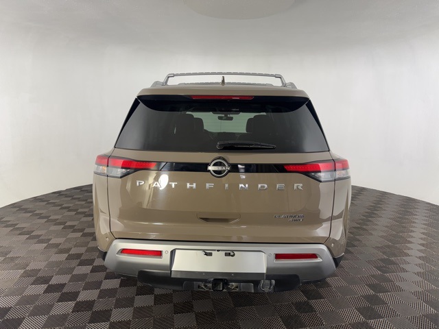 2023 Nissan Pathfinder Platinum photo 7