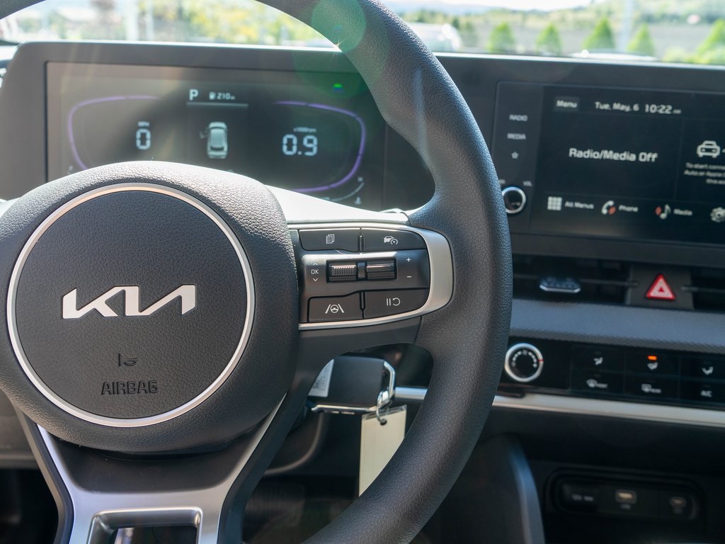 2025 Kia Sportage LX photo 17