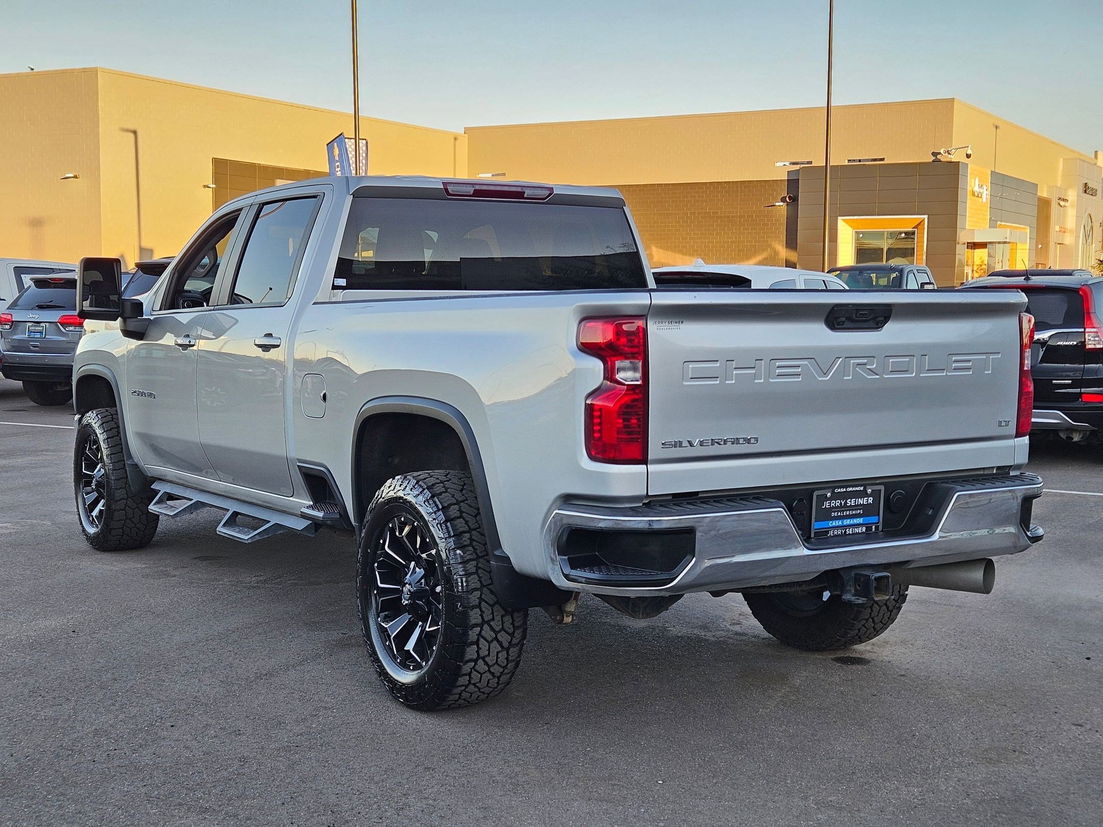 2022 Chevrolet Silverado 2500HD LT photo 3
