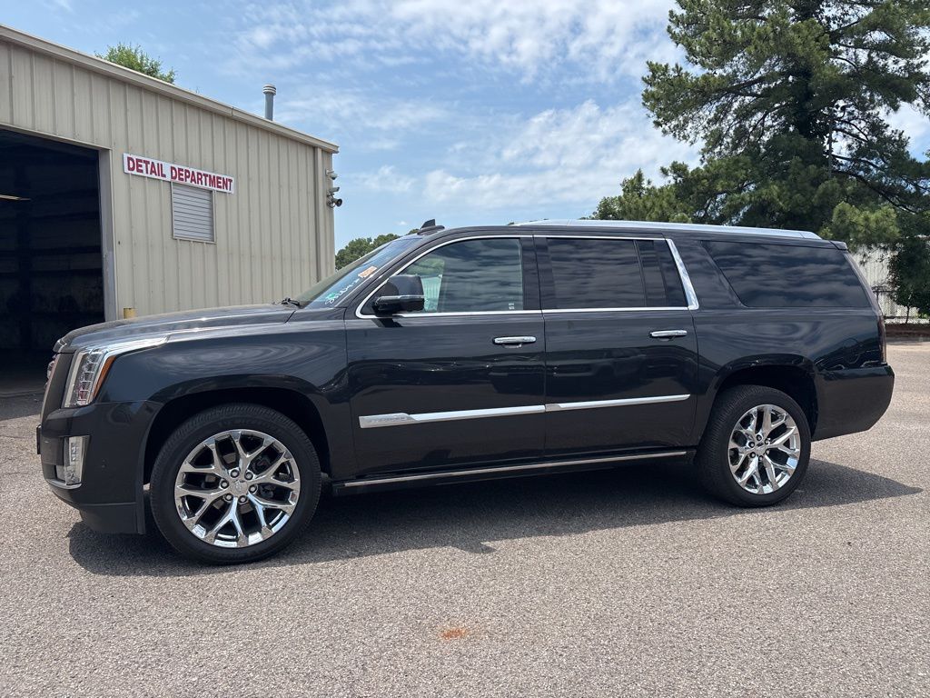 2019 Cadillac Escalade ESV Platinum photo 3