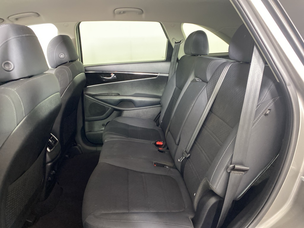 2017 Kia Sorento LX photo 21